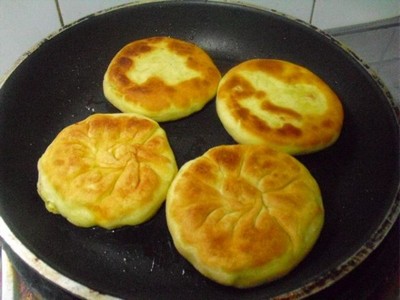 火腿鸡蛋香酥饼的做法