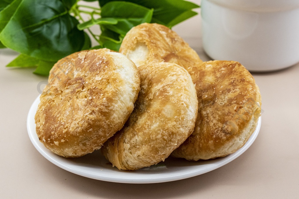 金黄诱人，酥香四溢 香酥饼高清摄影图素材赏析